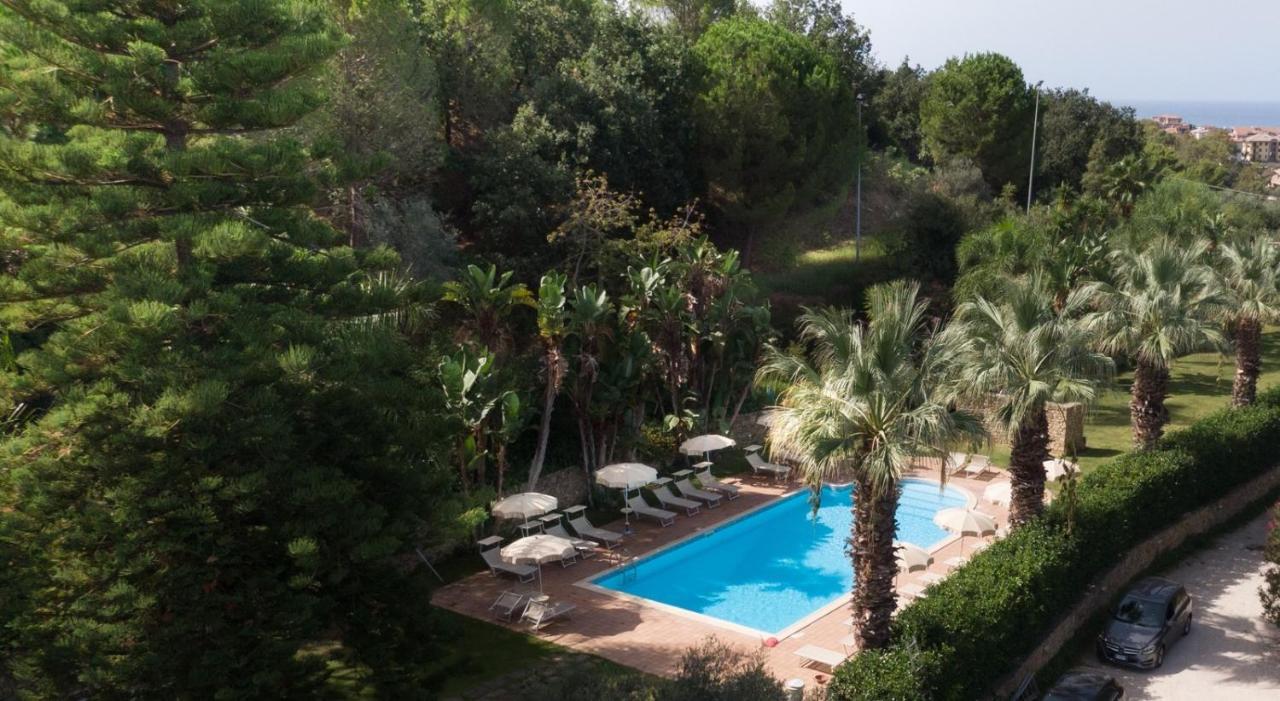 Agriturismo Villa Luca SantʼAgata di Militello Buitenkant foto