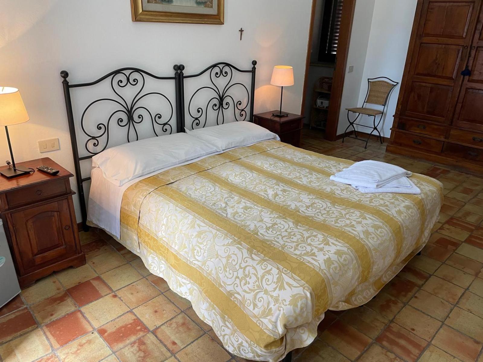 Agriturismo Villa Luca SantʼAgata di Militello Buitenkant foto